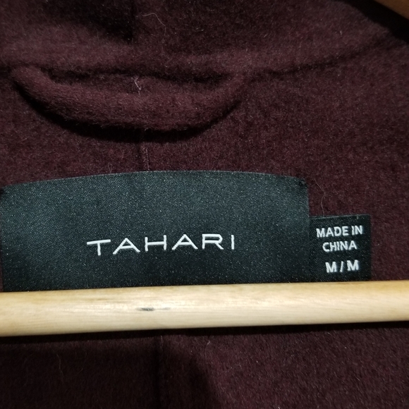 TAHARI Open Jacket with belt and cape hoodie, size Medium - Picture 5 of 8